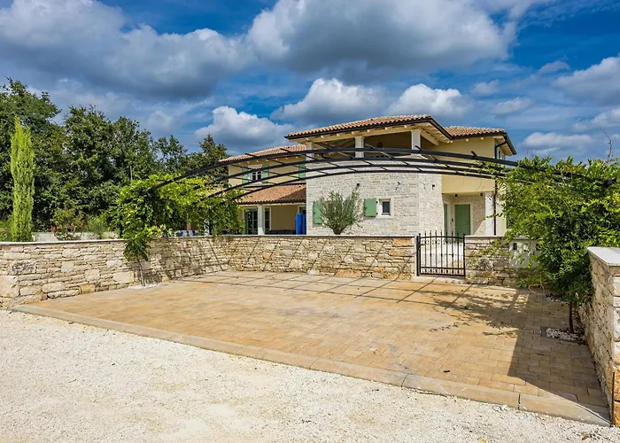Villa Lunistra Šivati
