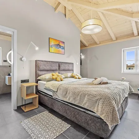 Lunistra Βίλα Modrušani